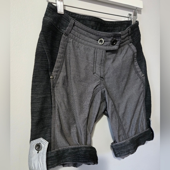 Lululemon Ride On Grey Women's Shorts. Size 2 - Picture 3 of 14